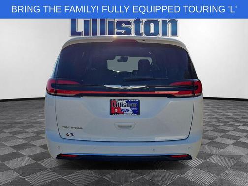 Bright White Clearcoat 2023 Chrysler Pacifica Touring-L