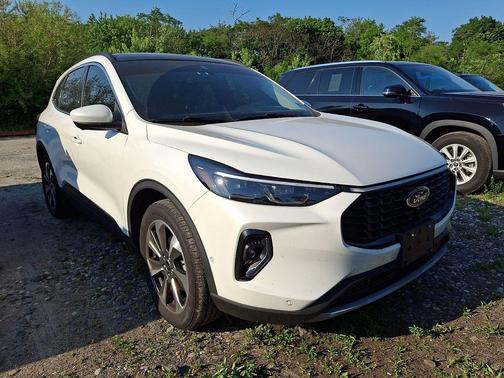 White Metallic 2023 Ford Escape Platinum