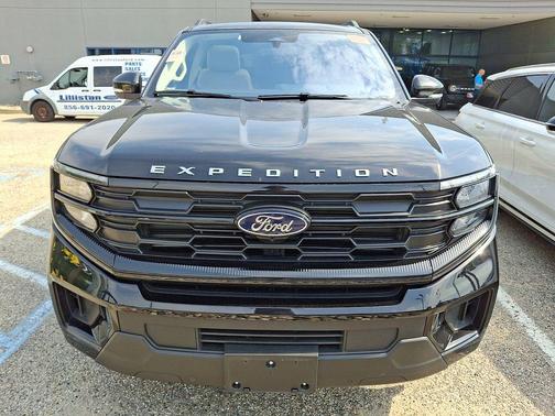 Black Metallic 2025 Ford Expedition Active