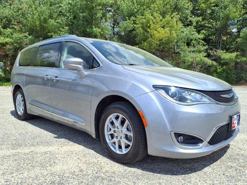 2020 Chrysler Pacifica Touring-L