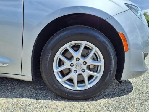 2020 Chrysler Pacifica Touring-L