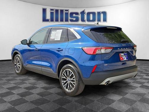 Blue Metallic 2022 Ford Escape PHEV SE