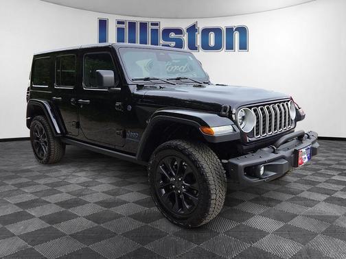 Black Clearcoat 2025 Jeep Wrangler 4xe Sahara
