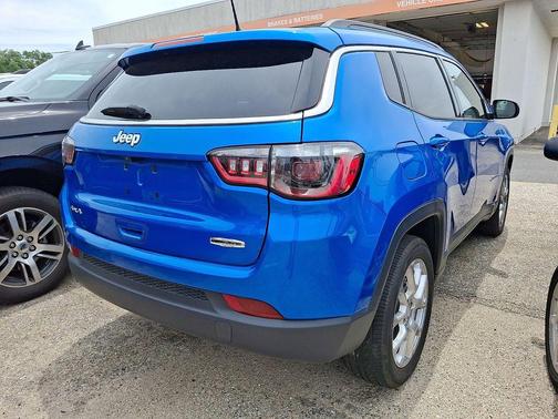 Laser Blue 2023 Jeep Compass Latitude Lux