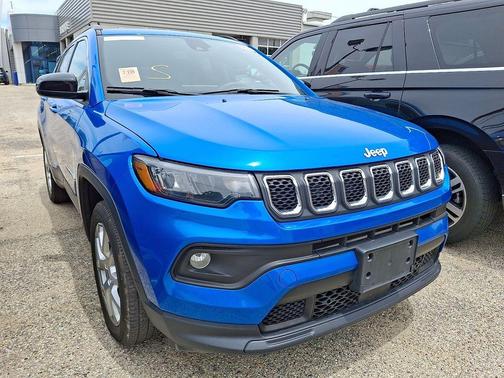 Laser Blue 2023 Jeep Compass Latitude Lux
