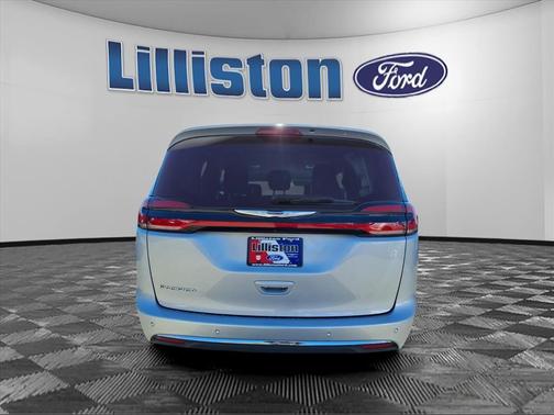 2024 Chrysler Pacifica Touring-L