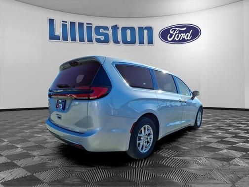 2024 Chrysler Pacifica Touring-L