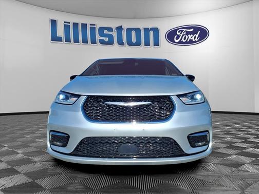 2024 Chrysler Pacifica Touring-L