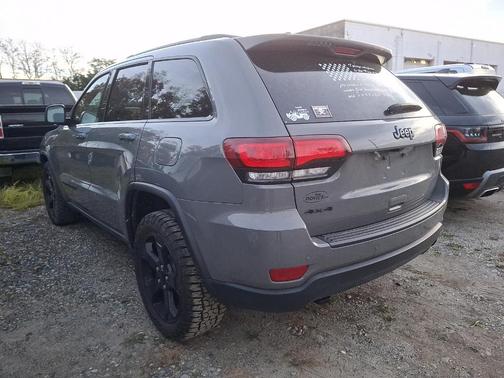 Sting Gray Clearcoat 2019 Jeep Grand Cherokee Laredo