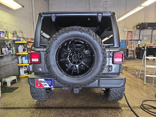 Granite Crystal Clearcoat Metallic 2023 Jeep Wrangler Sport