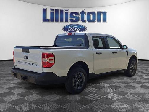 Oxford White 2025 Ford Maverick XLT