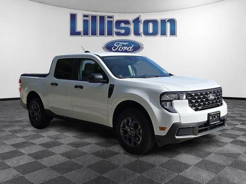 Oxford White 2025 Ford Maverick XLT