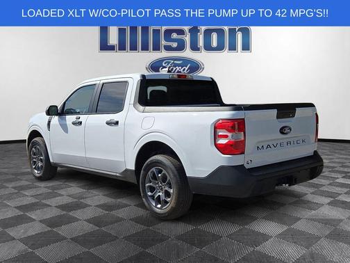 Oxford White 2025 Ford Maverick XLT
