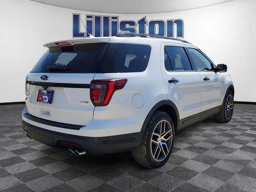White Platinum Clearcoat Metallic 2018 Ford Explorer sport
