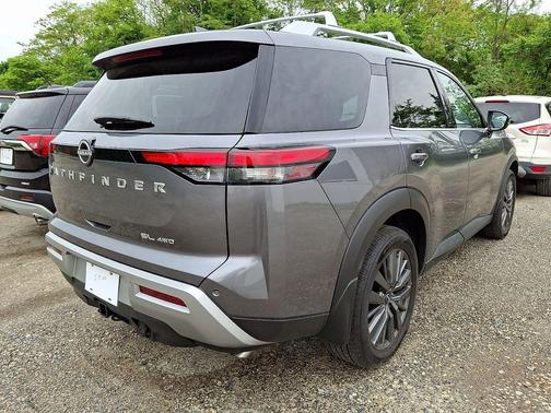 Gun Metallic 2025 Nissan Pathfinder SL