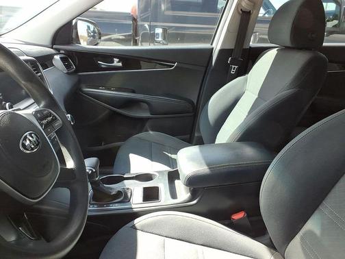 Snow White Pearl 2020 Kia Sorento LX