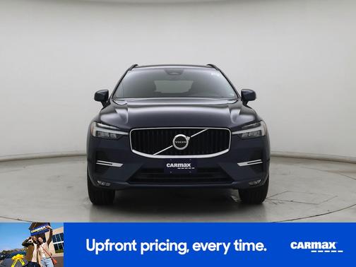 Blue 2022 Volvo XC60 B5 Momentum