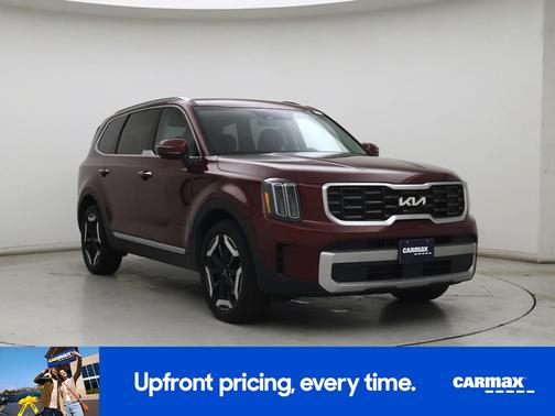 Red 2023 Kia Telluride S
