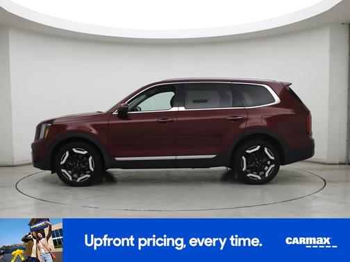 Red 2023 Kia Telluride S