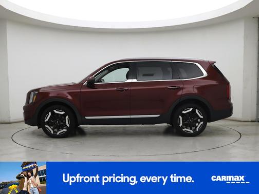 Red 2023 Kia Telluride S