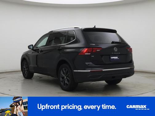 Black 2022 Volkswagen Tiguan SE