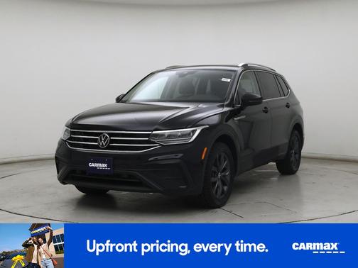 Black 2022 Volkswagen Tiguan SE
