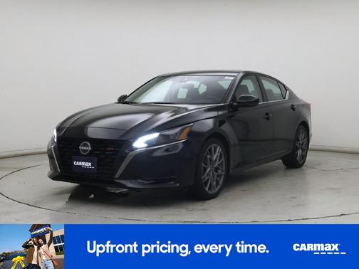 Black 2024 Nissan Altima SR