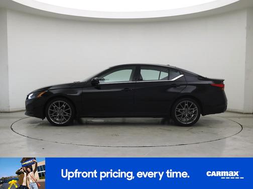 Black 2024 Nissan Altima SR