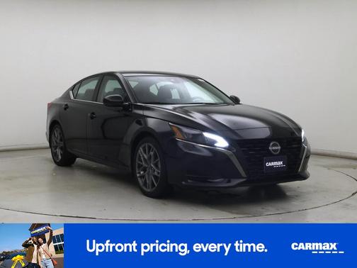 Black 2024 Nissan Altima SR