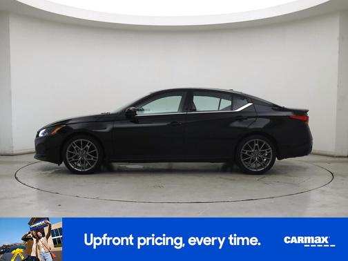 Black 2024 Nissan Altima SR