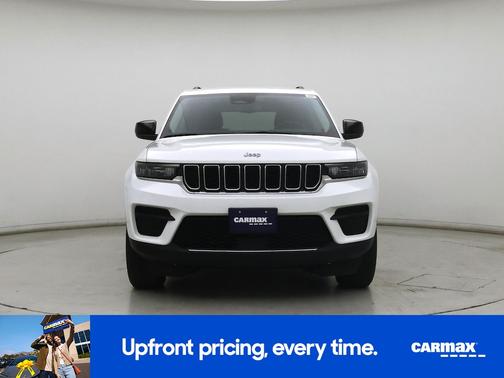 White 2023 Jeep Grand Cherokee Laredo