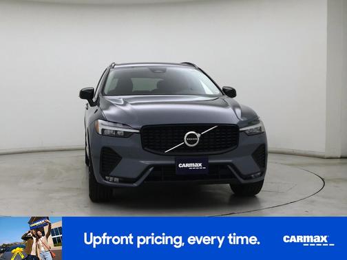 2023 Volvo XC60 B5 Plus Dark Theme