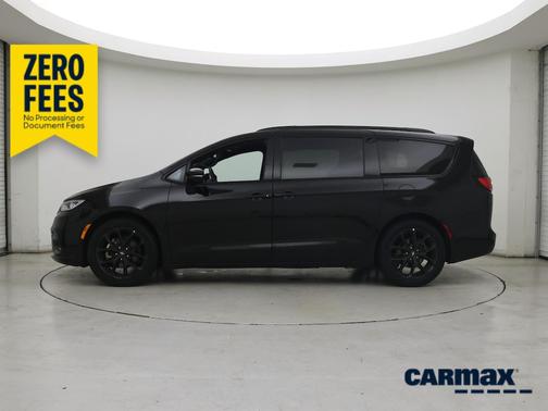 Black 2025 Chrysler Pacifica Limited