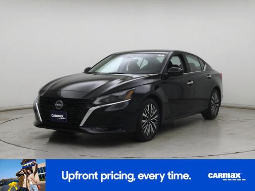 Black 2023 Nissan Altima SV