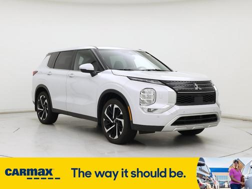 2022 Mitsubishi Outlander SE