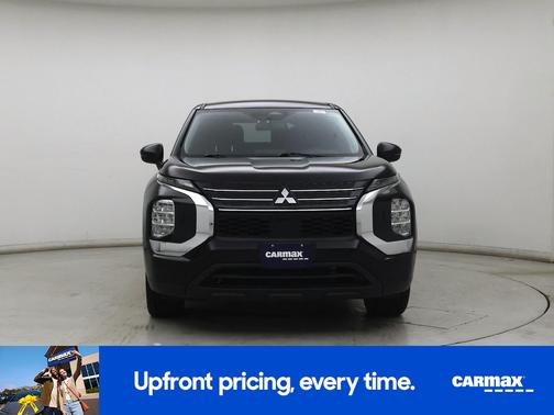 Black 2022 Mitsubishi Outlander ES