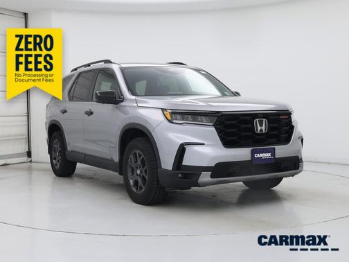 Silver 2025 Honda Pilot Trailsport