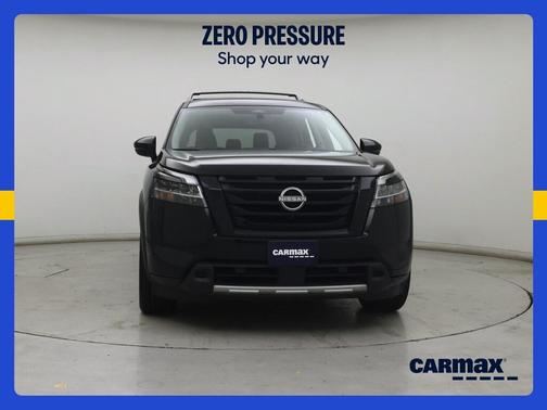 Black 2024 Nissan Pathfinder Platinum