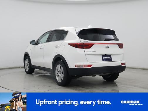 White 2019 Kia Sportage LX
