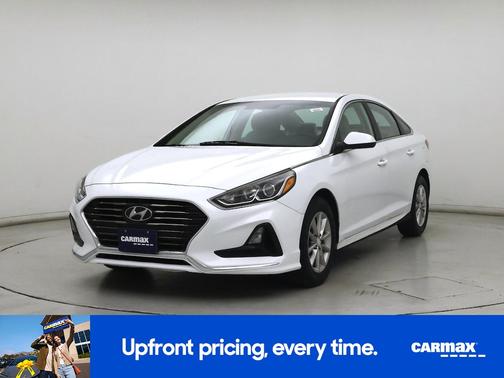 White 2019 Hyundai SONATA SE