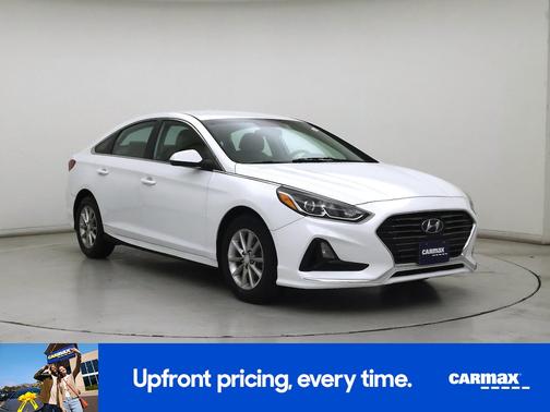 White 2019 Hyundai SONATA SE