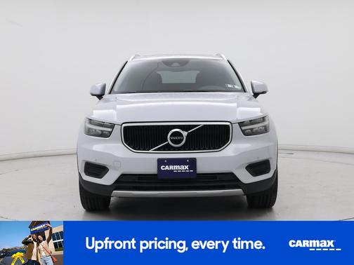 Silver 2020 Volvo XC40 T5 Momentum