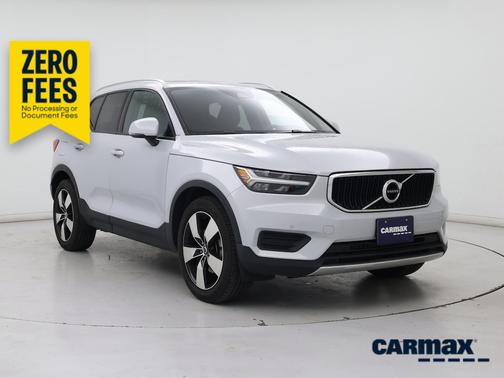 Silver 2020 Volvo XC40 T5 Momentum