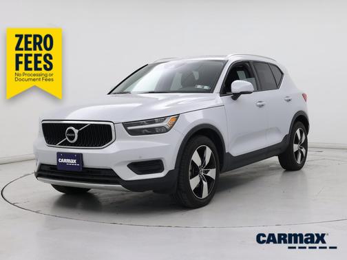 Silver 2020 Volvo XC40 T5 Momentum