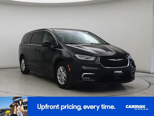 Black 2023 Chrysler Pacifica Touring L