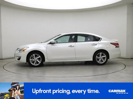 White 2014 Nissan Altima SV