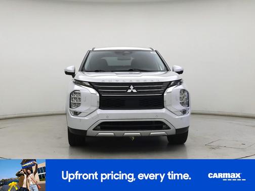 White 2022 Mitsubishi Outlander SE