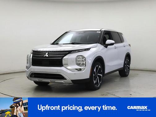 White 2022 Mitsubishi Outlander SE