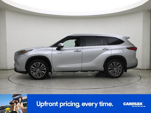 Silver 2021 Toyota Highlander Hybrid Platinum