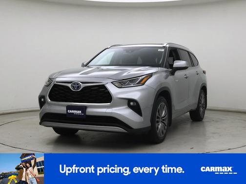 Silver 2021 Toyota Highlander Hybrid Platinum